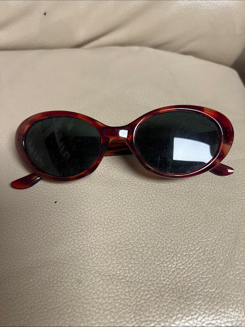 Tortoiseshell Oval Women's Sunglasses - Classic Look